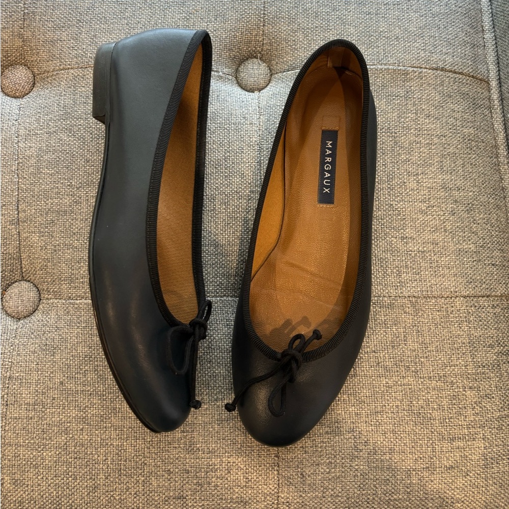 Margaux Demi ballet flats in black and navy nappa leather